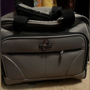 Computer briefcase rolling